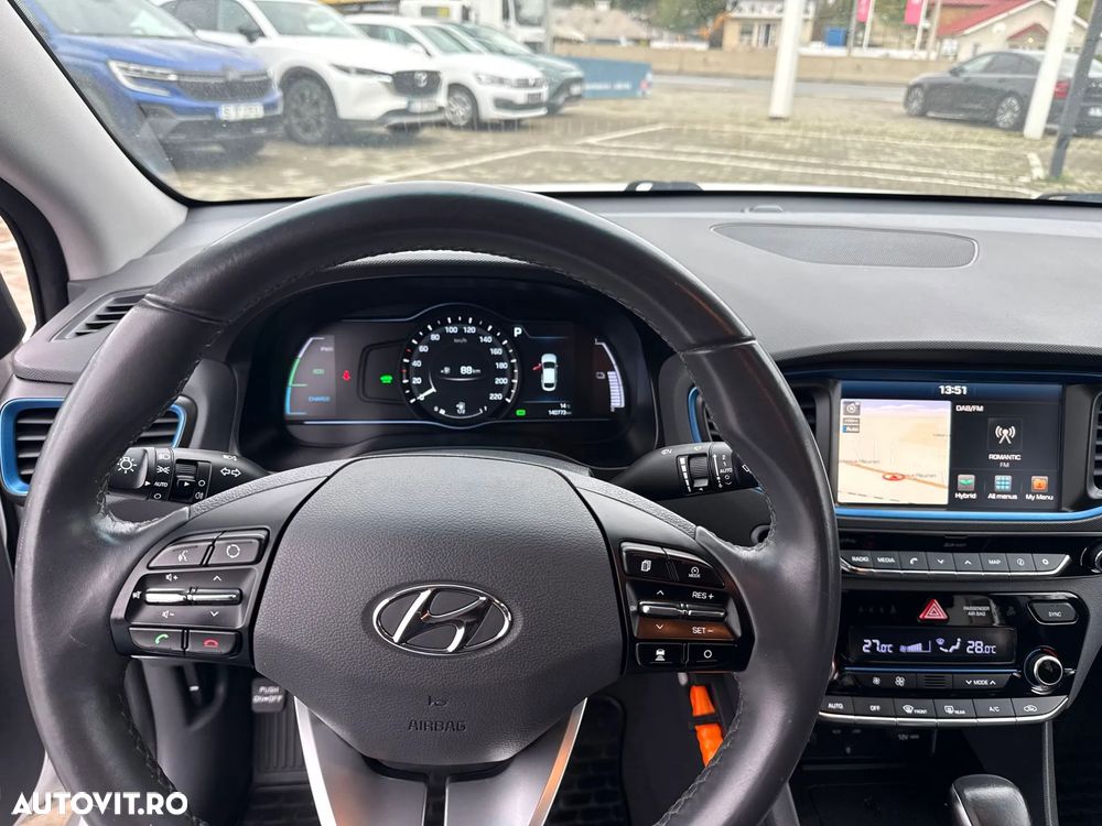 Hyundai IONIQ - 10