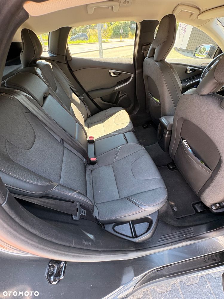Volvo V40 D3 Momentum - 5