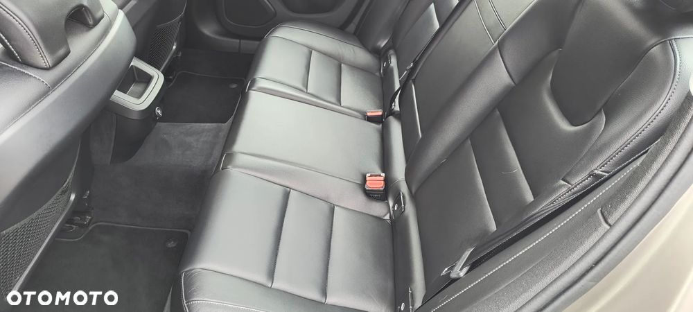 Volvo S60 T6 AWD Momentum Pro - 14