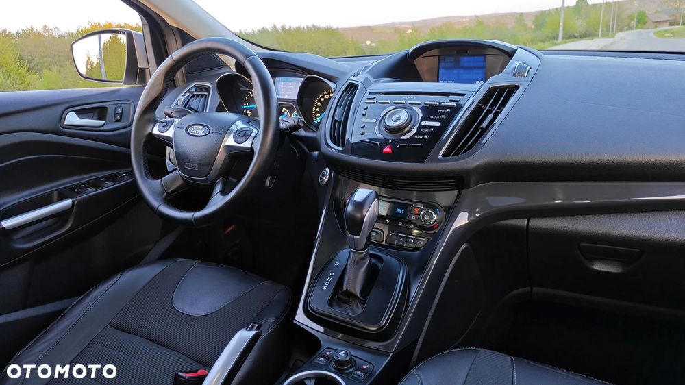 Ford Kuga 2.0 TDCi 4x4 Titanium - 27