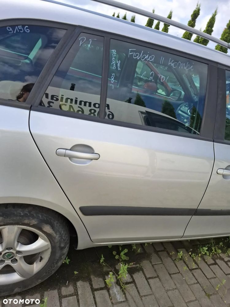 DRZWI SKODA FABIA II 2011r - 1