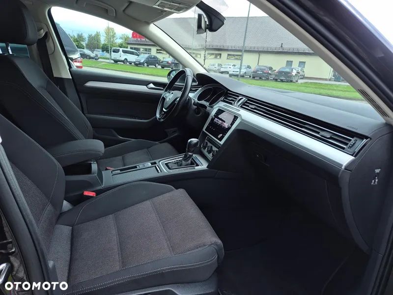 Volkswagen Passat Variant 1.6 TDI SCR DSG Comfortline - 9