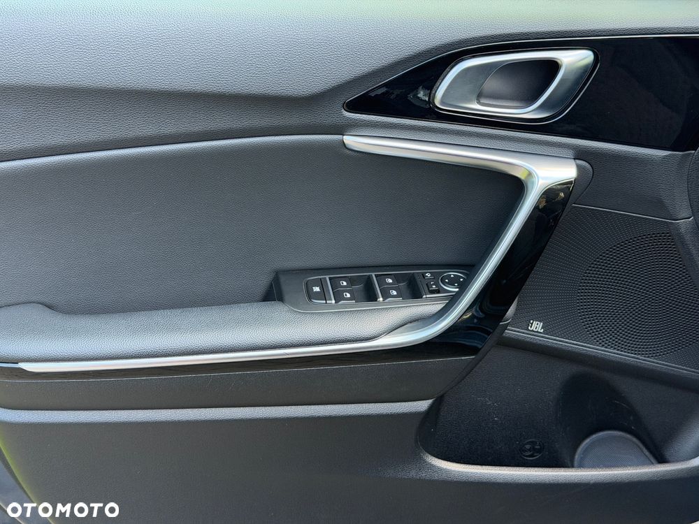 Kia Ceed 1.4 T-GDI DCT OPF Platinum Edition - 30