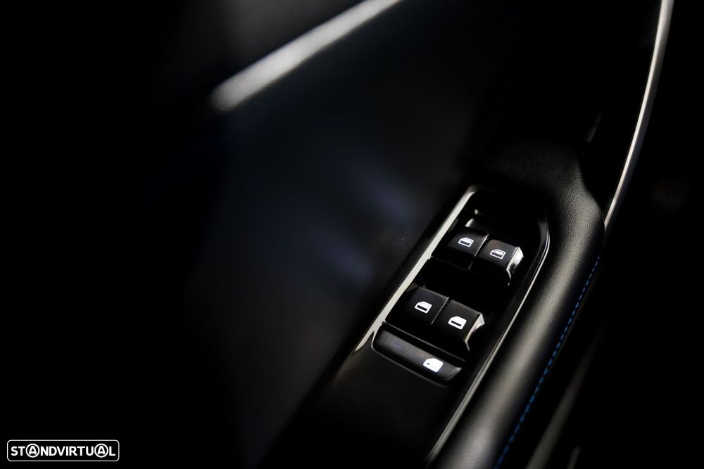 MG MG4 64 kWh Luxury - 9