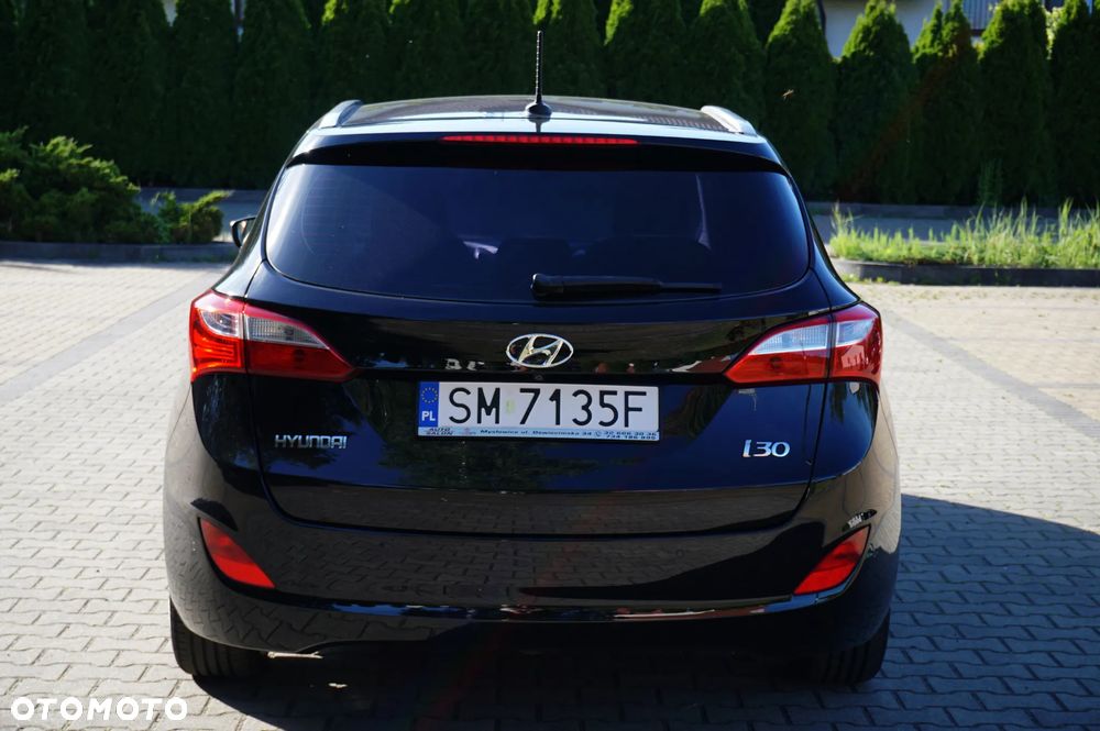 Hyundai i30 blue 1.6 GDI YES Gold - 10