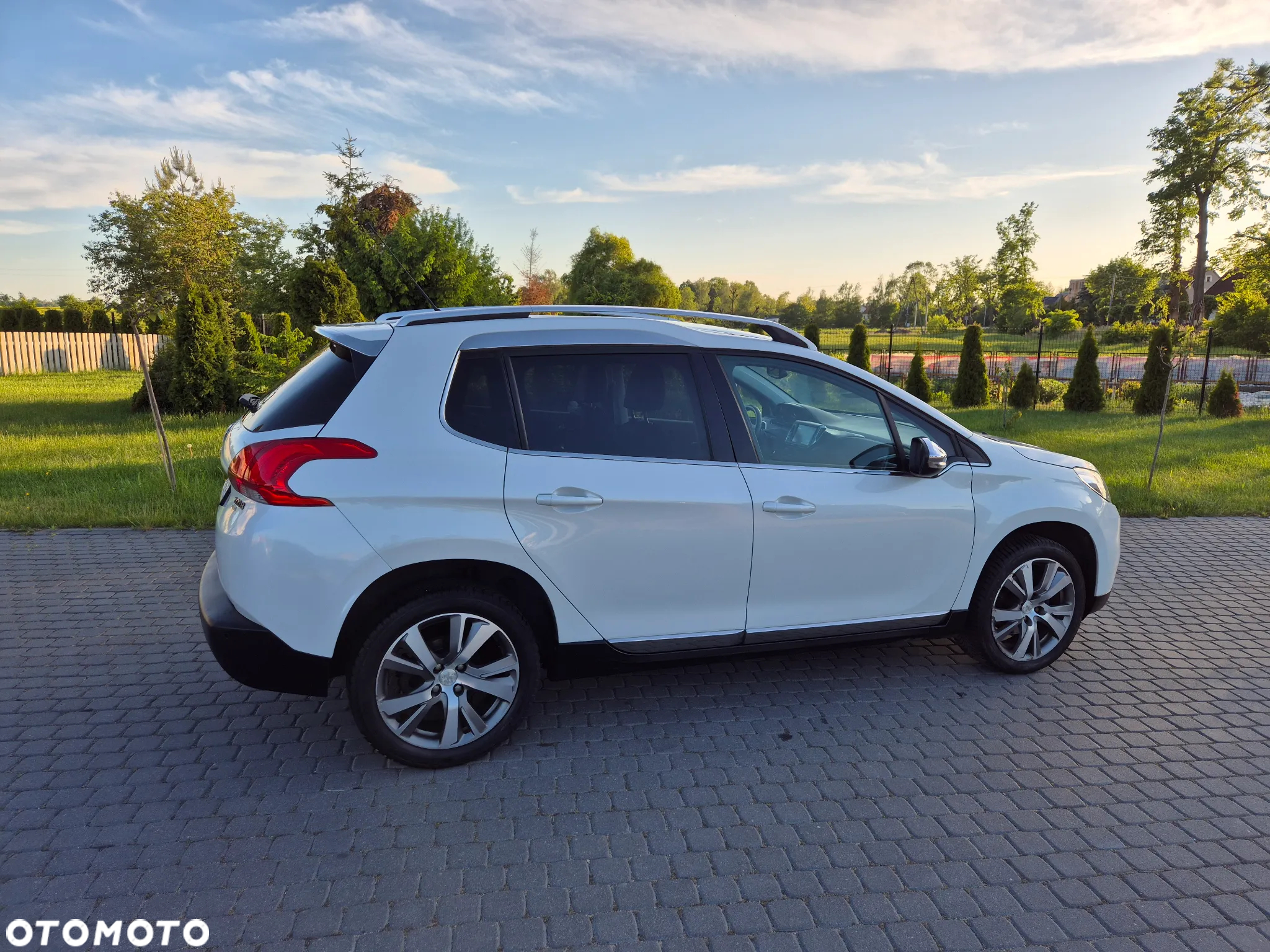 Peugeot 2008 e-HDi FAP 115 STOP & START Business-Line - 27