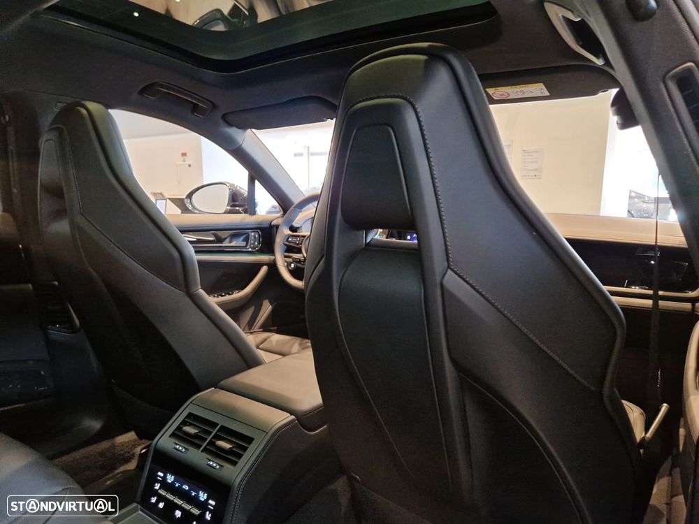 Porsche Panamera 4 E-Hybrid - 29
