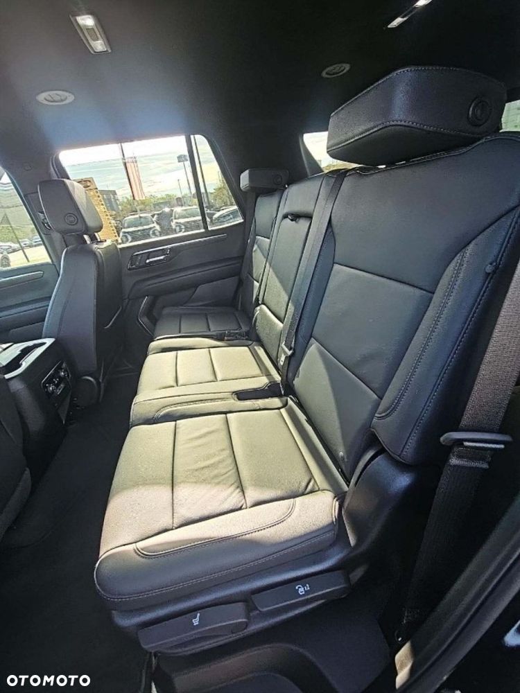 Chevrolet Tahoe - 11