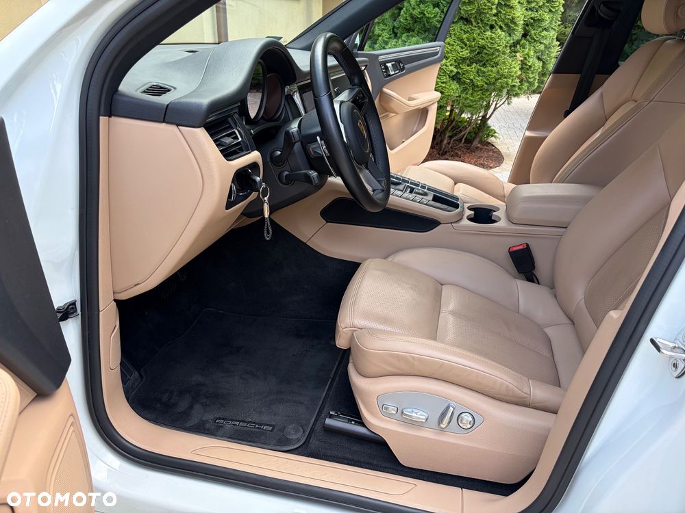 Porsche Macan - 17
