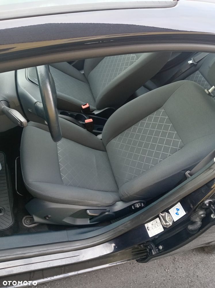 Ford Fiesta 1.25 Ghia - 8