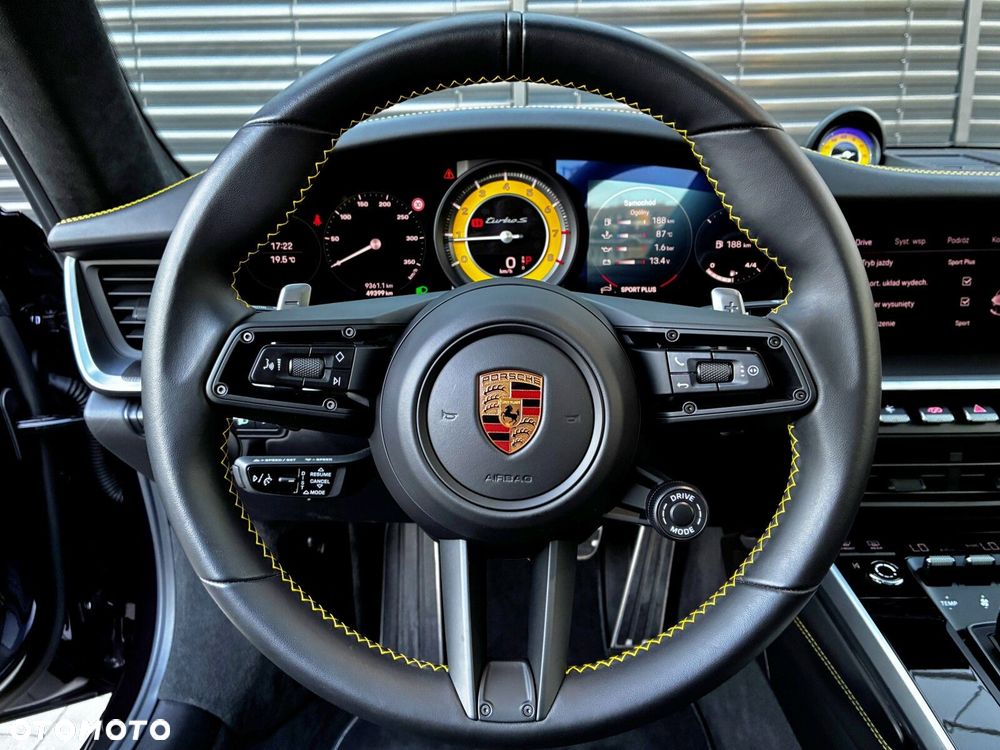Porsche 911 Turbo S - 29