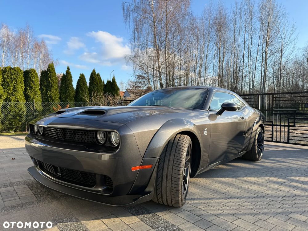 Dodge Challenger - 1