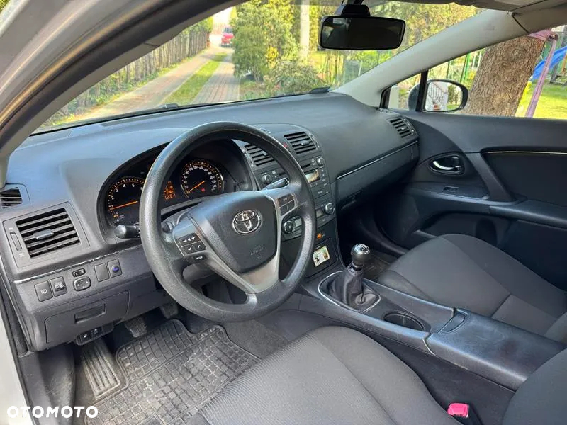 Toyota Avensis 1.8 Luna - 13