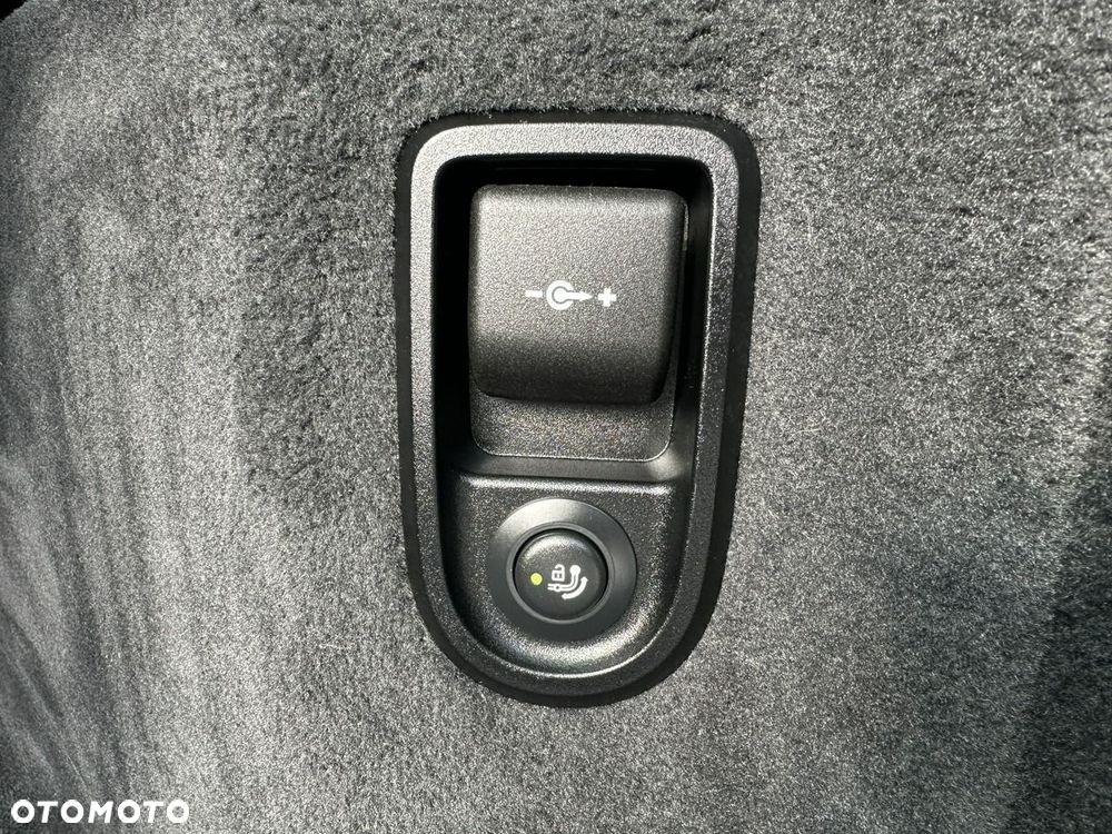 BMW Seria 5 520d xDrive - 32