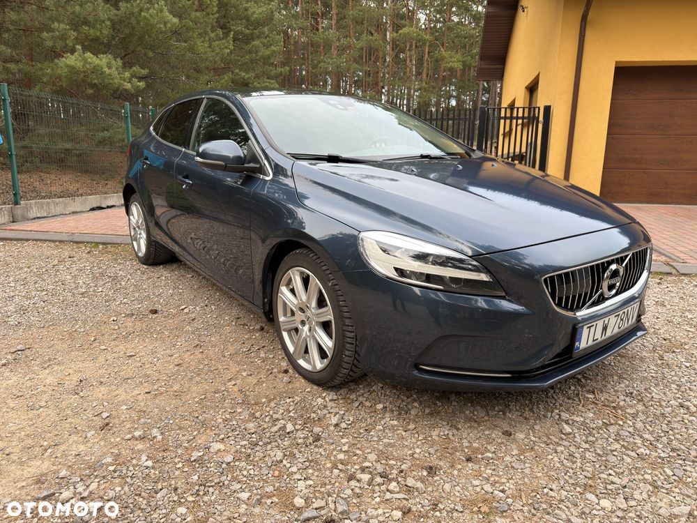 Volvo V40 D2 Drive-E R-Design Momentum - 1