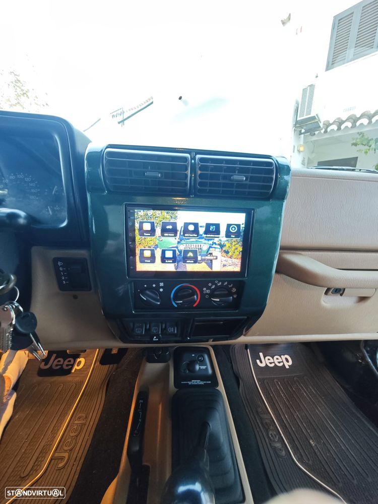 Jeep Wrangler - 12