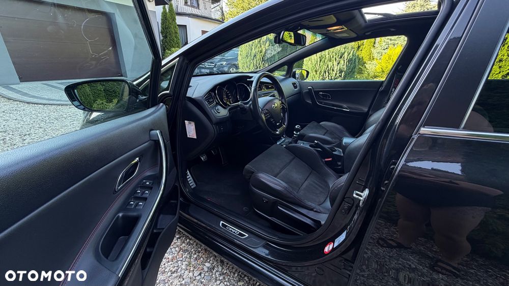 Kia Ceed 1.6 T-GDI GT-Track - 12