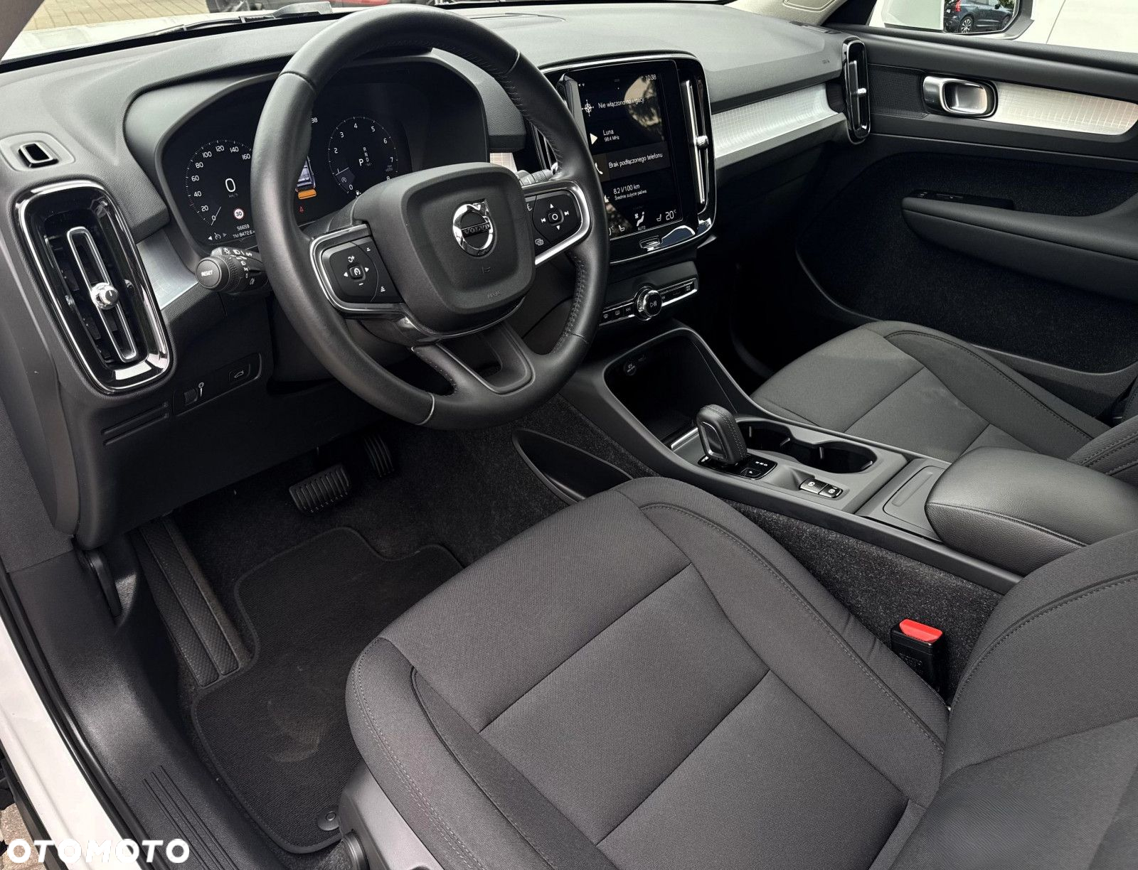 Volvo XC 40 - 32