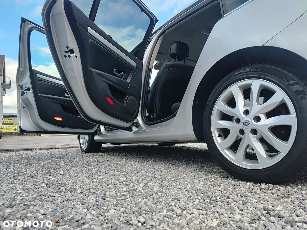 Renault Laguna ENERGY dCi 175 FAP Start & Stop Bose Edition - 14