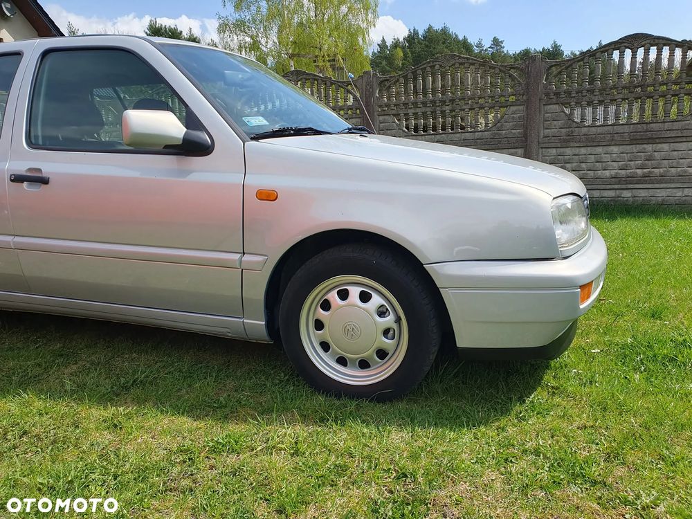 Volkswagen Golf 1.8 - 3