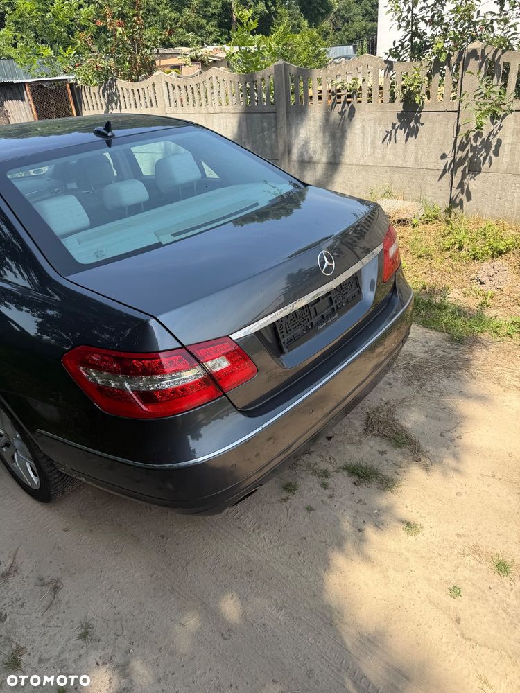 Mercedes-Benz Klasa E 350 CGI BlueEFFICIENCY 7G-TRONIC Elegance - 6