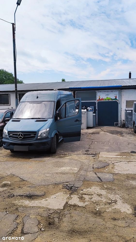 Mercedes-Benz Sprinter - 12