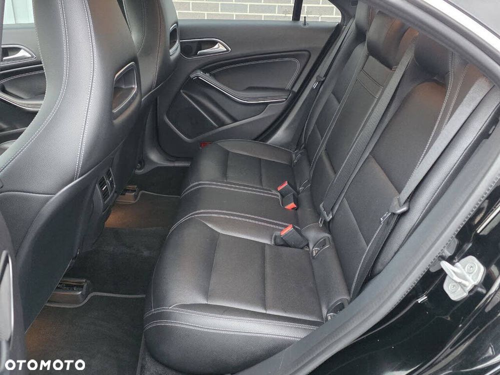 Mercedes-Benz CLA 250 4-Matic - 15