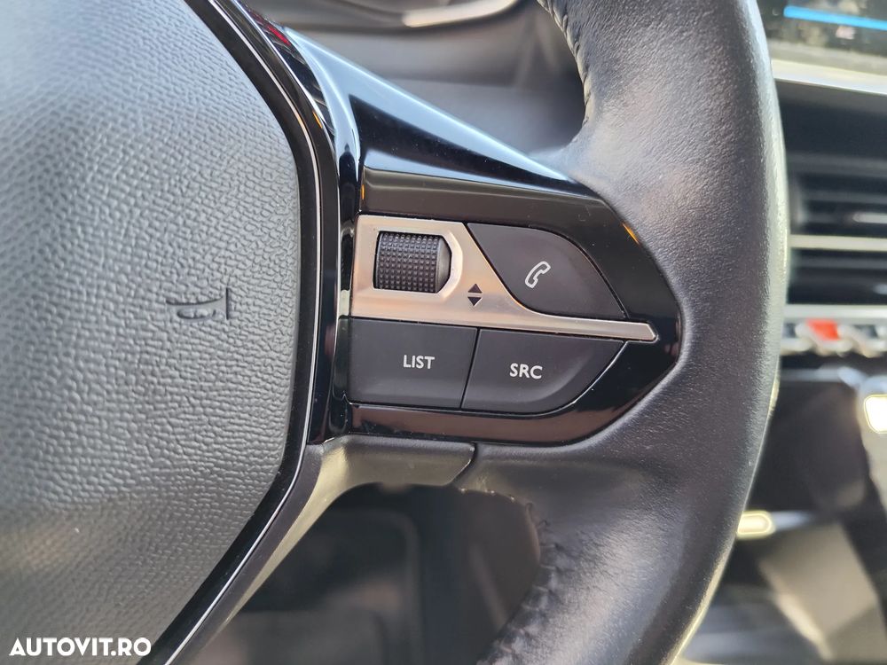 Peugeot 2008 1.2 L PureTech STT Active - 14