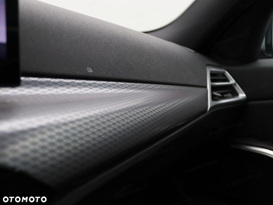 BMW Seria 3 320i xDrive M Sport sport - 11