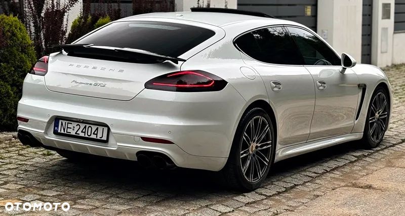 Porsche Panamera GTS PDK - 18