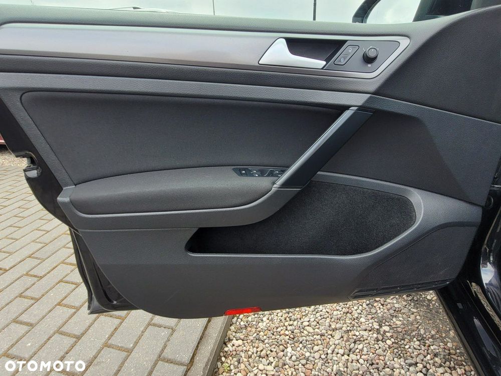 Volkswagen Golf - 20