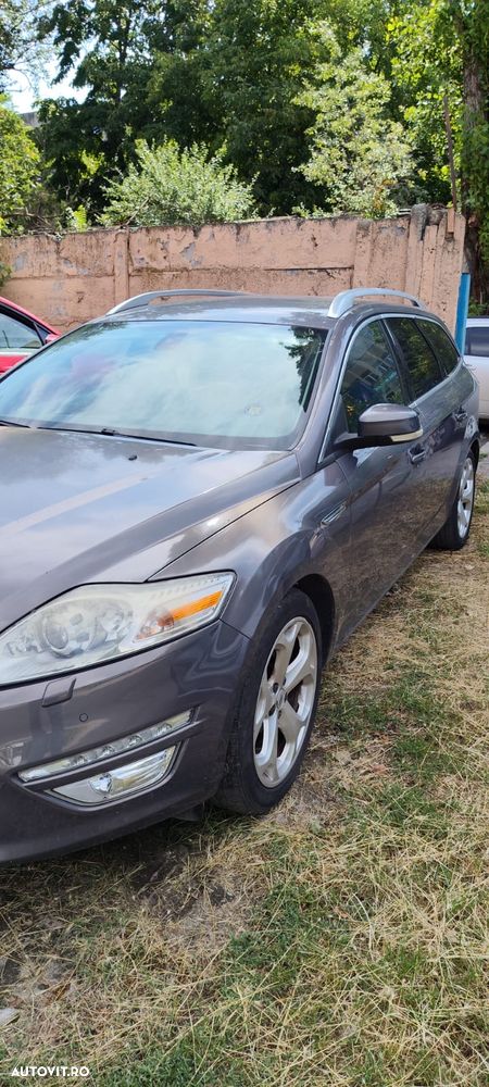 Ford Mondeo 2.0 EcoBoost Powershift Titanium - 4