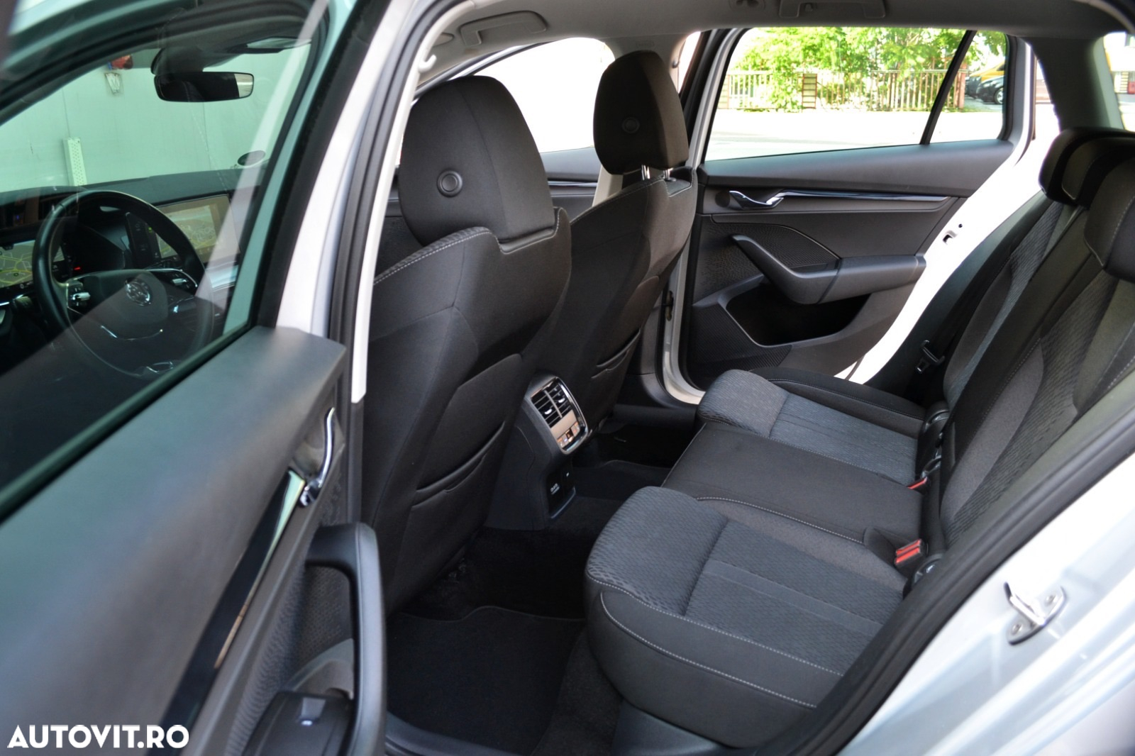 Skoda Octavia Combi 2.0 TDI DSG Clever - 13