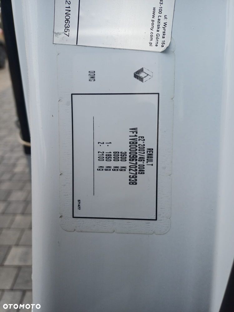 Renault Master 10 palet 2021r. - 17