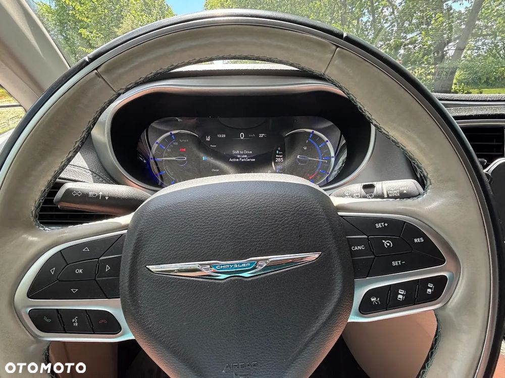 Chrysler Pacifica - 25