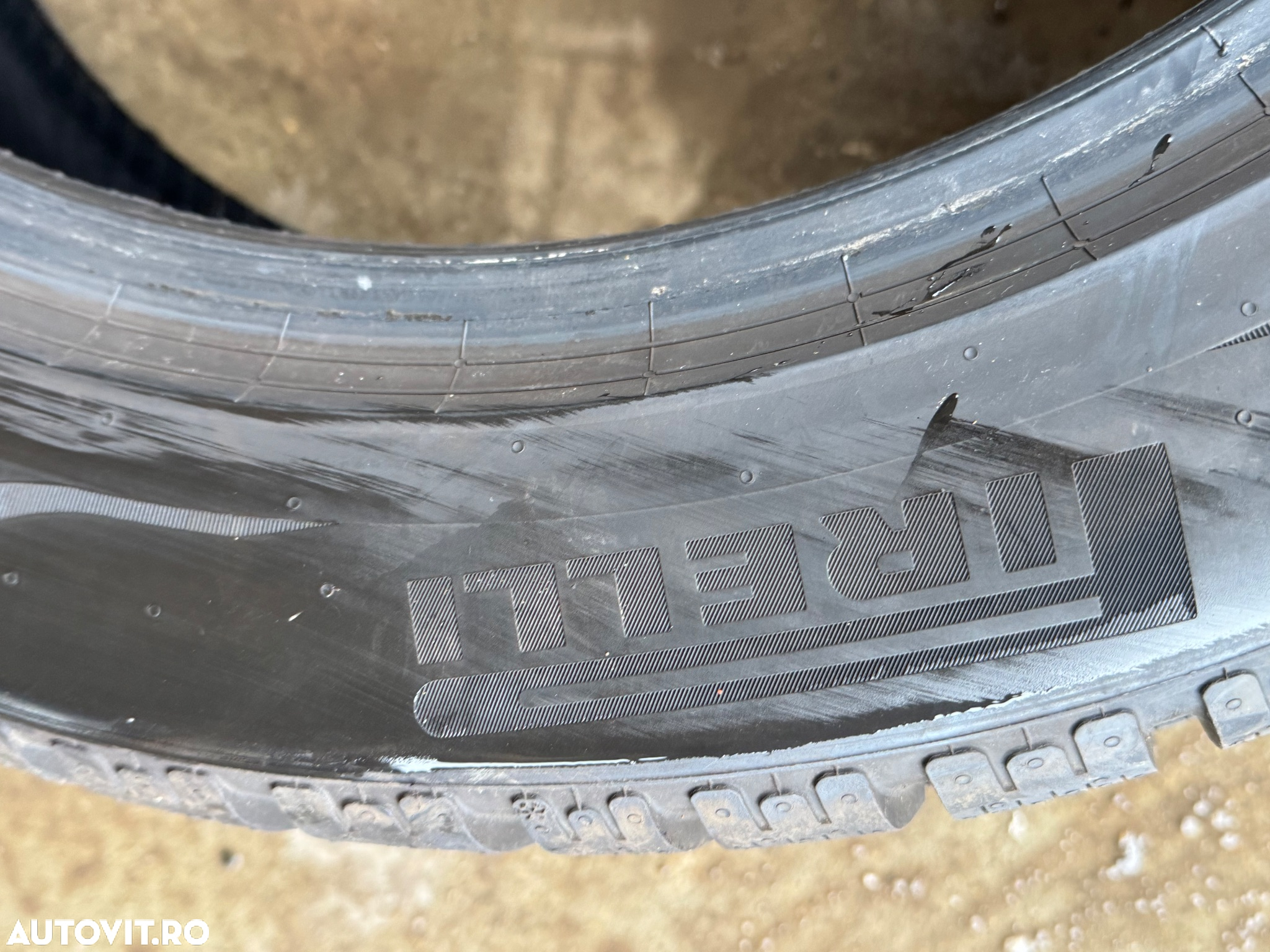 Vând 4 anvelope 235/50/19 Pirelli de iarnă ca noi - 6