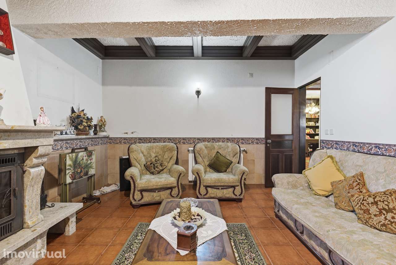 Elegante Moradia T3 com Terraço, Jacuzzi e Excelente Exposição Solar - Grande imagem: 3/26