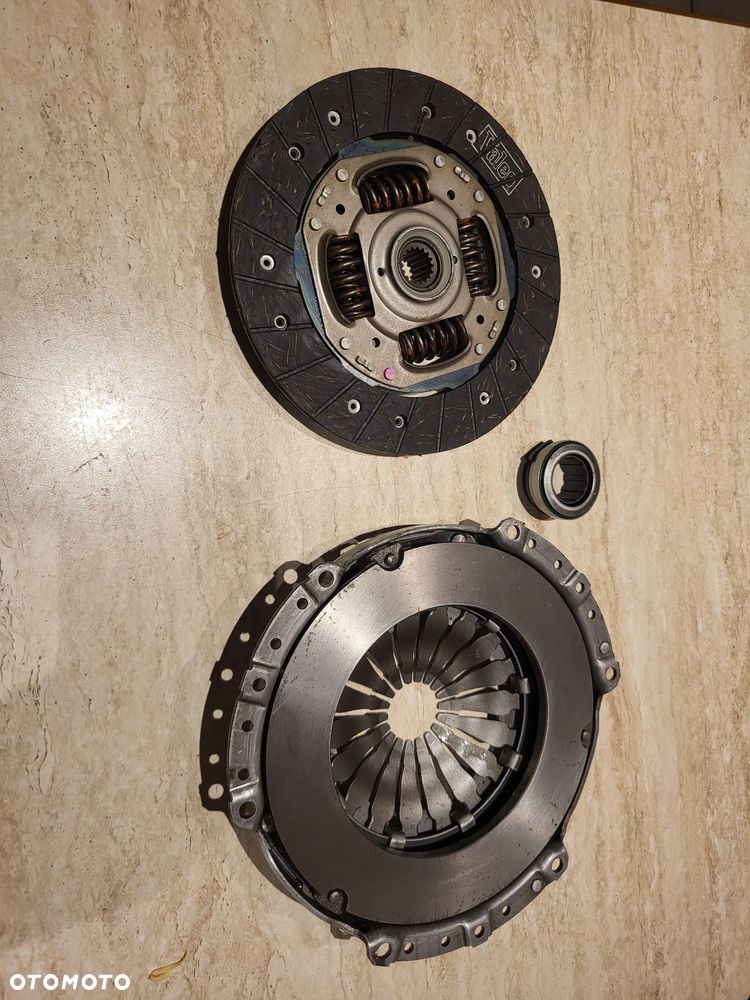 Zestaw sprzęgła z łożyskiem wyciskowym 200mm MINI (R50, R53), (R52), (R56) 1.6 06.01-11.13 - 3