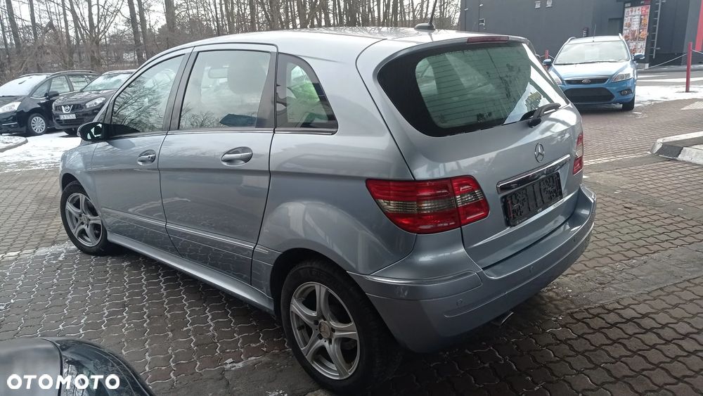 Mercedes-Benz Klasa B 180 CDI Special Edition - 22