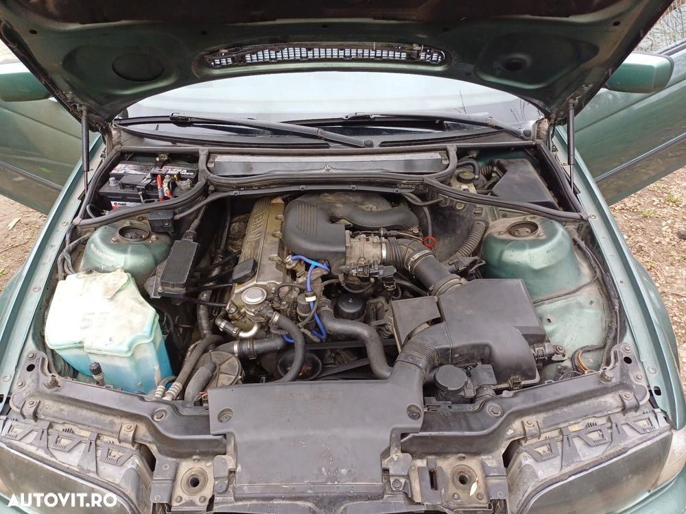 BMW Seria 3 318i - 5