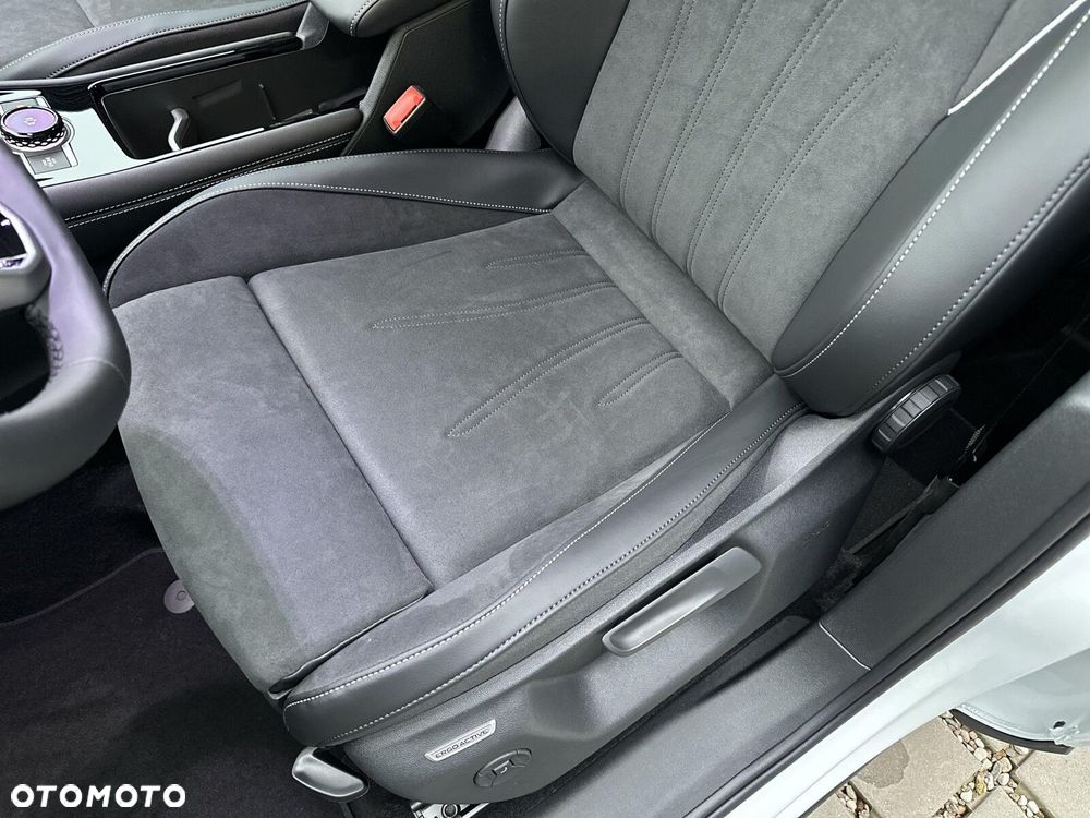 Volkswagen Tiguan - 12