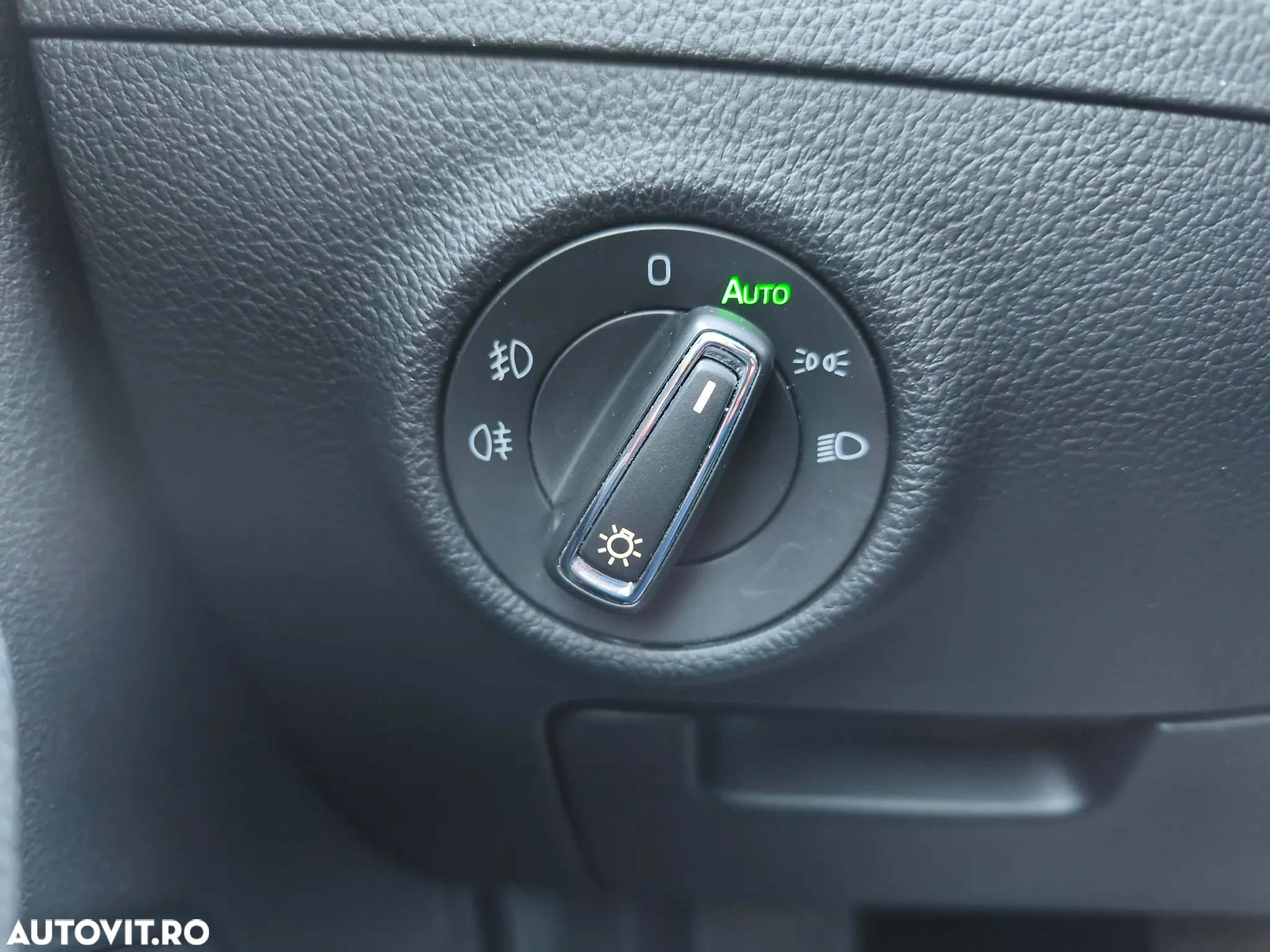 Skoda Superb Combi 2.0 TDI DSG Ambition - 16