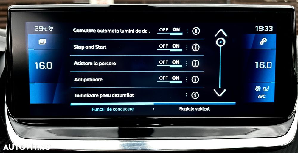 Peugeot 2008 PureTech 130 EAT8 GT Exclusive - 19