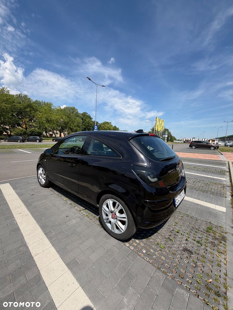 Opel Corsa 1.2 16V Cosmo - 12