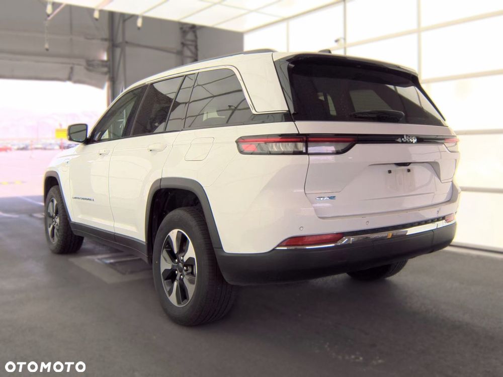 Jeep Grand Cherokee - 8