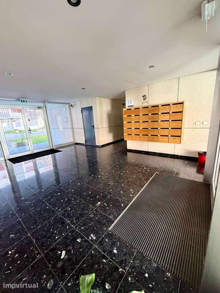 Apartamento T1 Mobilado com Garagem | Alta de Lisboa - Grande imagem: 5/19
