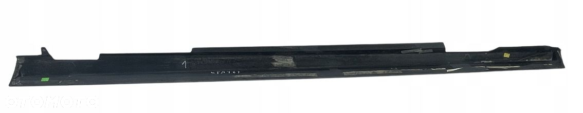 ^ AUDI A4 B9 LONG LISTWA PROGOWA PRAWA 8WD071996 - 4