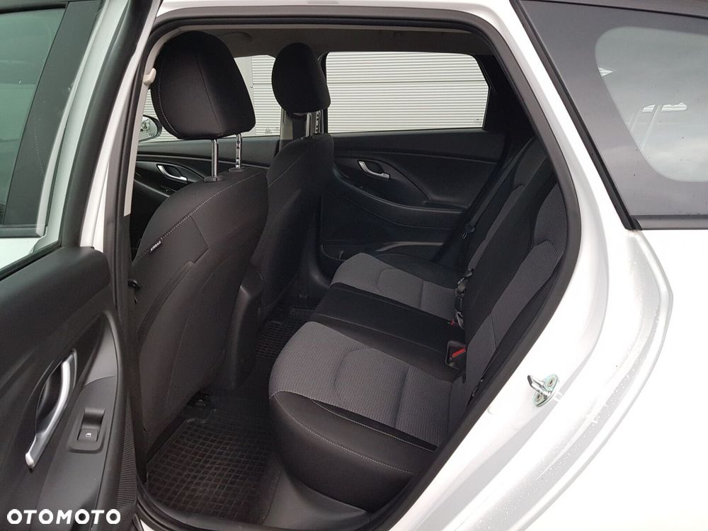 Hyundai i30 1.5 DPI Classic + - 25