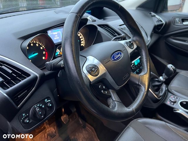 Ford Kuga 1.5 EcoBoost 2x4 Titanium - 9