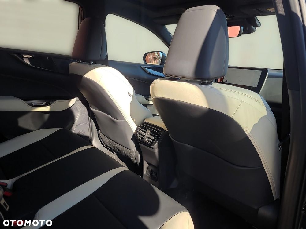 Lexus NX 350h Prestige AWD - 26